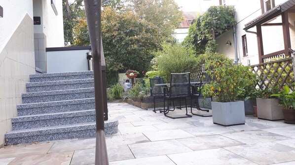 Unclassified image, 1 of 37, button