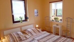 3 dormitorios, caja fuerte, cuna de viaje y wifi