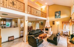 Télévision, cheminée