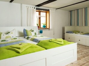 2 chambres, coffres-forts dans les chambres, lit parapluie, Wi-Fi