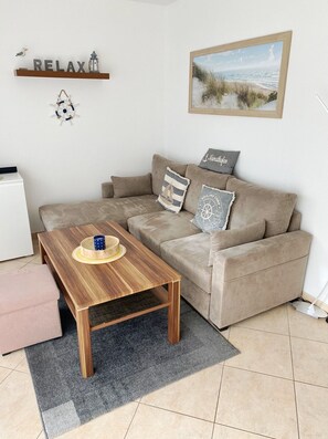 Unclassified image, 2 of 13, button