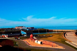 Unclassified image, 5 of 45, button - Siam Suite, ground floor - Dünenblick Apartments (Helgoland)