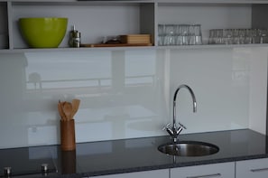 Réfrigérateur, micro-ondes, lave-vaisselle