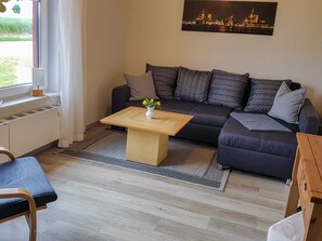 TV - Apartment in cultivation - apartments in the red house (Sundhagen)