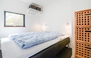3 bedrooms, travel crib, free WiFi