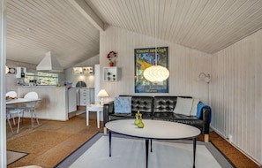 TV - Stunning home in Blokhus with sauna (Blokhus)