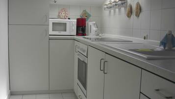 Réfrigérateur, micro-ondes, four, congélateur