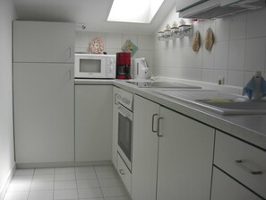 Kühlschrank, Mikrowelle, Ofen, Gefrierschrank