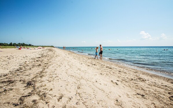 Platja a a prop i pesca