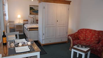 1 bedroom, iron/ironing board, WiFi