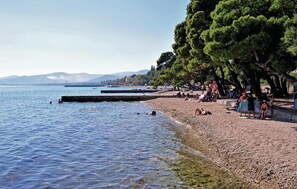 Beach nearby - Beach front apartment in Kastel Kambelovac (Kastel Kambelovac)