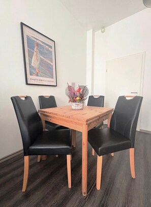 Unclassified image, 4 of 10, button - BEACH LILAC App Nr 05 max 3 pers - 7/5 (Dierhagen)