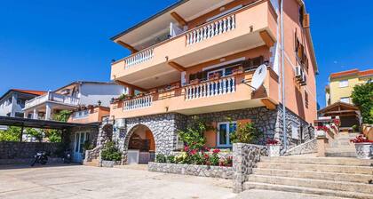 Huoneistossa on parveke