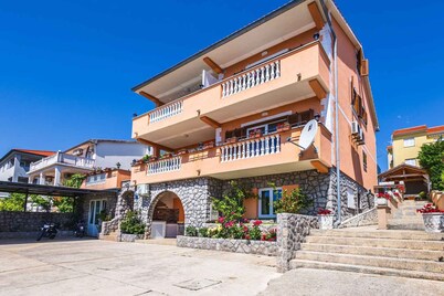 Apartamento vacacional con balcón