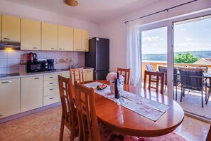 Dining - Holiday apartment with balcony (Čižići)