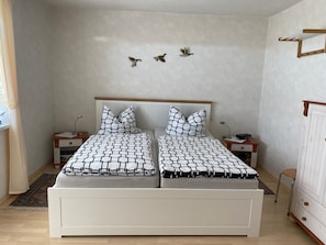 1 bedroom, WiFi, bed sheets
