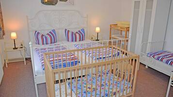 2 habitaciones, cuna de viaje, wifi y ropa de cama