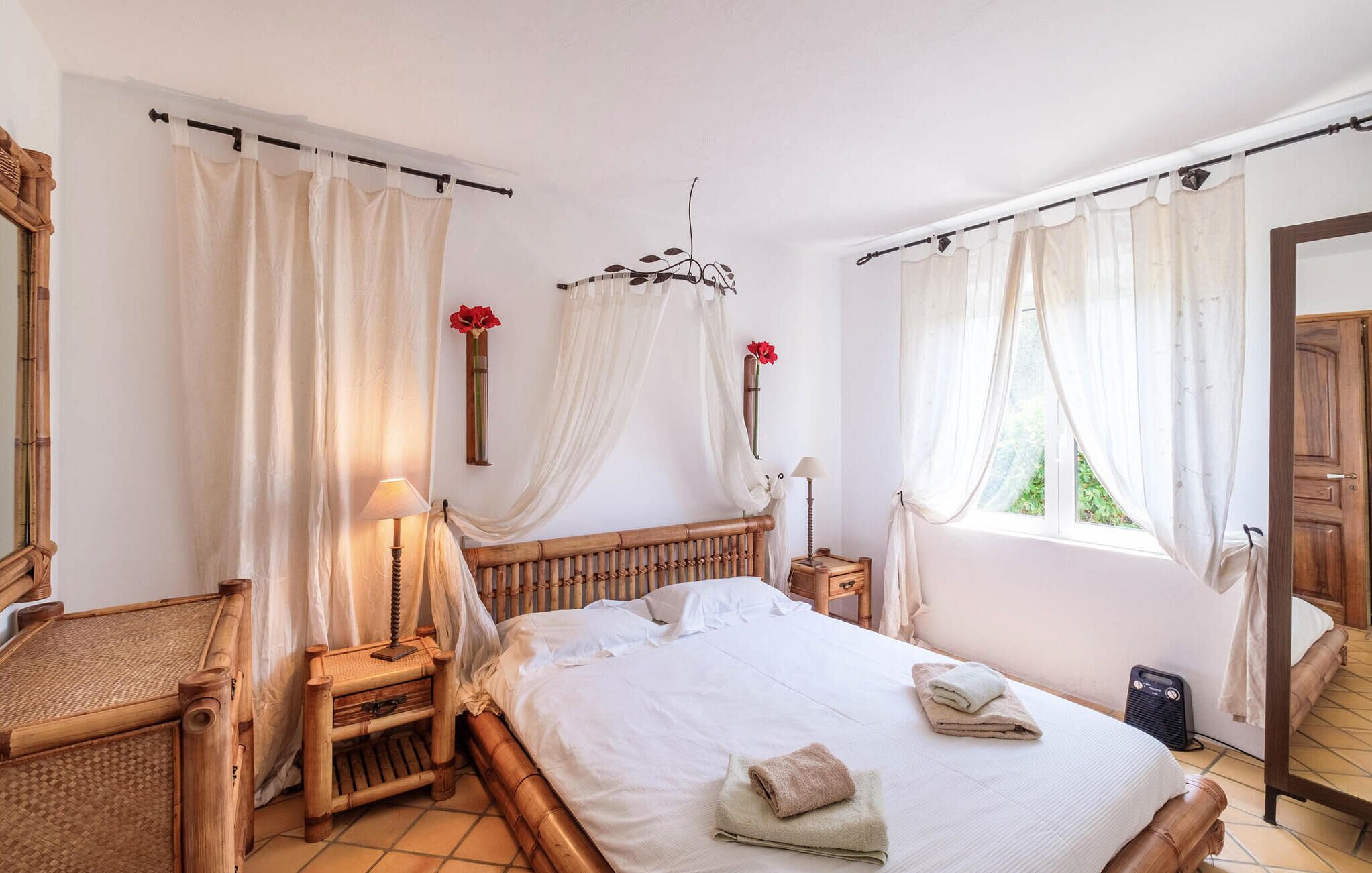 5 chambres, lit parapluie, Wi-Fi gratuit, draps fournis