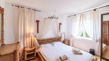5 chambres, lit parapluie, Wi-Fi gratuit, draps fournis