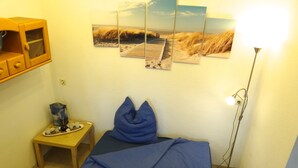 Apartment (incl. cleaning fee 25 EUR) | Living area | Flat-screen TV - Hof Sonnengold (Osterholz-Scharmbeck)