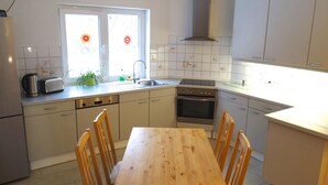 Apartment (incl. cleaning fee 25 EUR) | Private kitchen | Full-sized fridge, oven, stovetop, dishwasher - Hof Sonnengold (Osterholz-Scharmbeck)