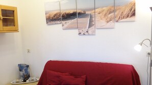 Apartment (incl. cleaning fee 25 EUR) | Living area | Flat-screen TV - Hof Sonnengold (Osterholz-Scharmbeck)