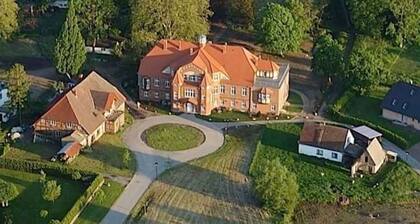 Park View - Castle Pütnitz - Canoe erikoista 4 U (05.09.-18.06.)