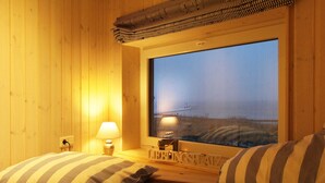 4 多间卧室、客房内保险箱、旅行婴儿床、WiFi