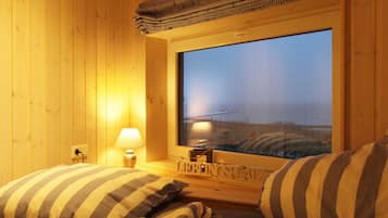 4 bedrooms, in-room safe, travel crib, WiFi