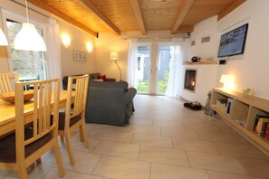 Televisie en een open haard