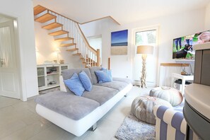 Flachbildfernseher, Kamin, Videospiele