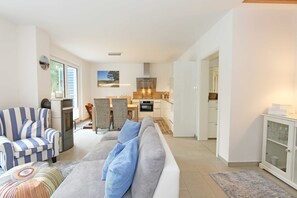 Flachbildfernseher, Kamin, Videospiele