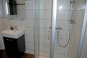 Shower, towels