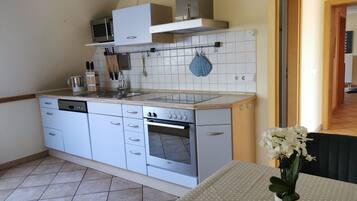 Køleskab, mikrobølgeovn, ovn, opvaskemaskine