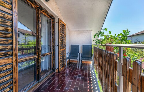 2 huonetta Majoitus Divaca