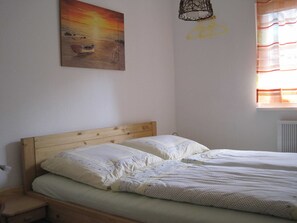 1 Schlafzimmer, Reisekinderbett, WLAN
