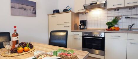 Refrigerador, microondas, horno y lavavajillas