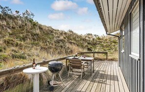 Outdoor dining - Lovely home in Hvide Sande with WiFi (Hvide Sande)