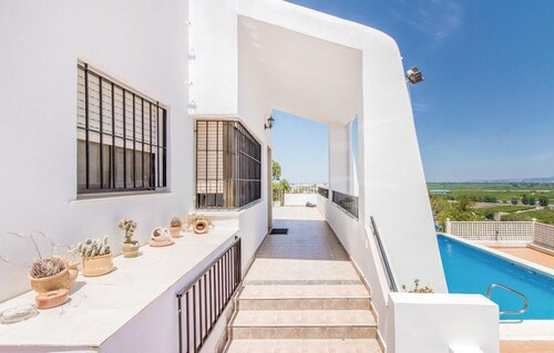 Nice home in Alberique