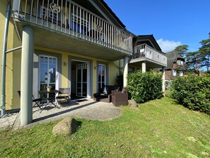 Unclassified image, 3 of 31, button