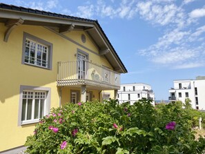 Unclassified image, 5 of 31, button