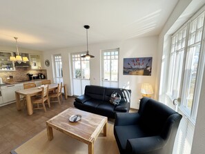 Unclassified image, 2 of 31, button