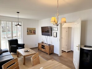 Unclassified image, 2 of 31, button