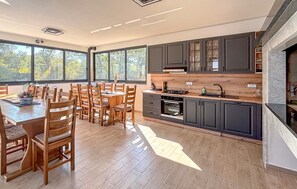 Fridge, stovetop, dishwasher, coffee/tea maker - Awesome home in Zadar with kitchen (Zadar)