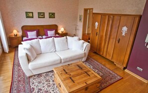 Unclassified image, 2 of 12, button - Ferienzimmer Günther 3 in EC - Ferienzimmer Günther - Property 28985 (Rostock)