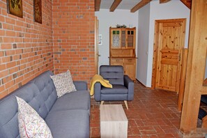 Flat-screen TV - 02 Holiday apartment with lake view - Holiday apartments on the Reddevitzer Hövt (Middelhagen)