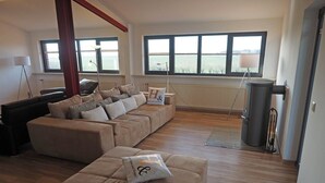 Design apartment, 5 bedrooms, 5 bathrooms, terrace, garden | Soggiorno | TV LED, caminetto