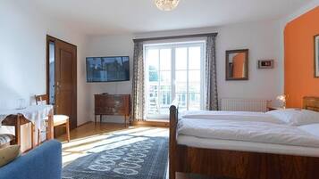 1 bedroom, in-room safe, desk, WiFi