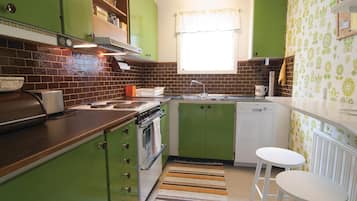 Geladeira, cooktop, lava-louças, cafeteira/chaleira