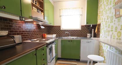 Preciosa casa en Lärbro con cocina
